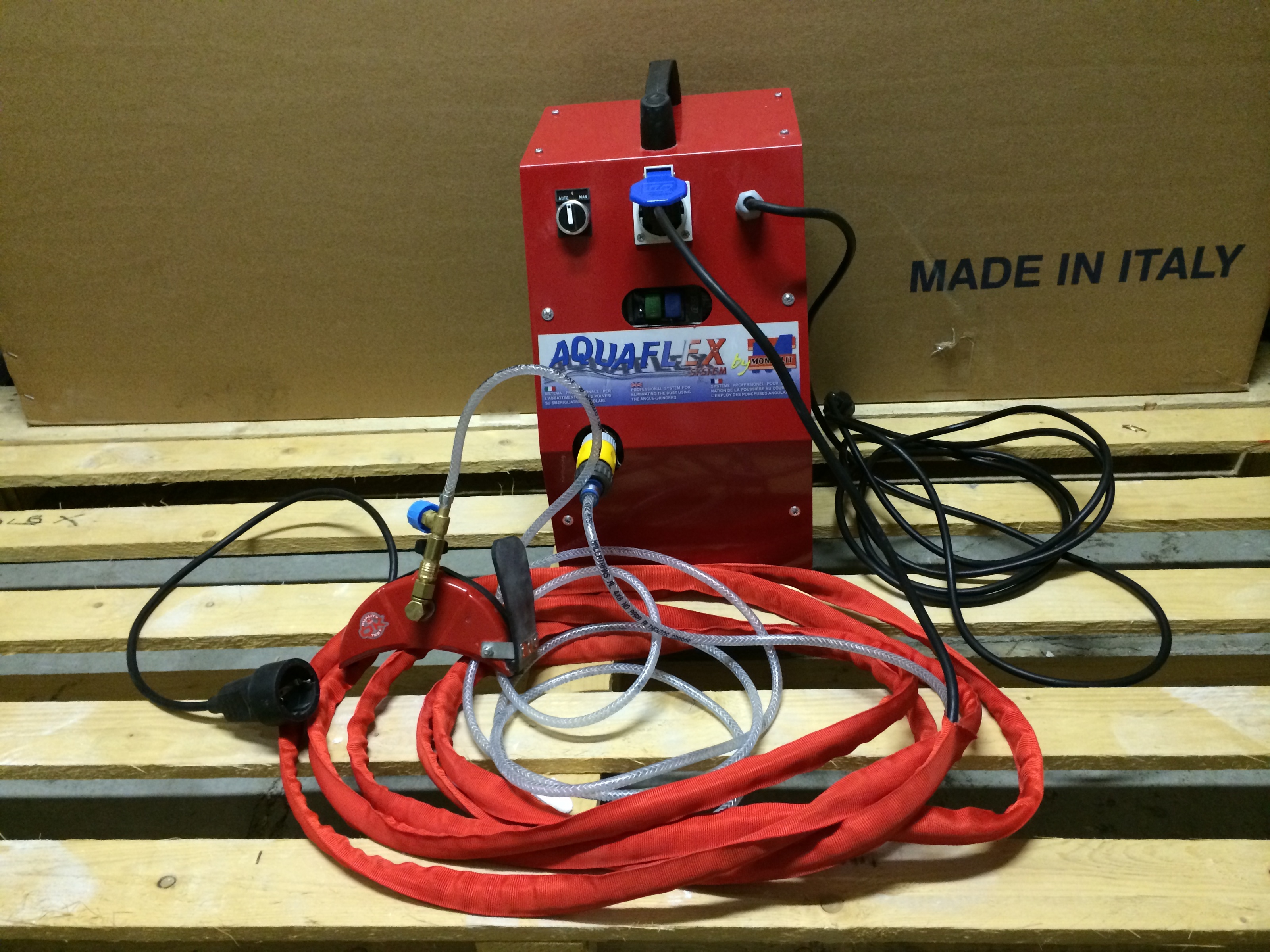AQUAFLEX, bezprašný systém pro vodní řezání úhlovou bruskou-použitý